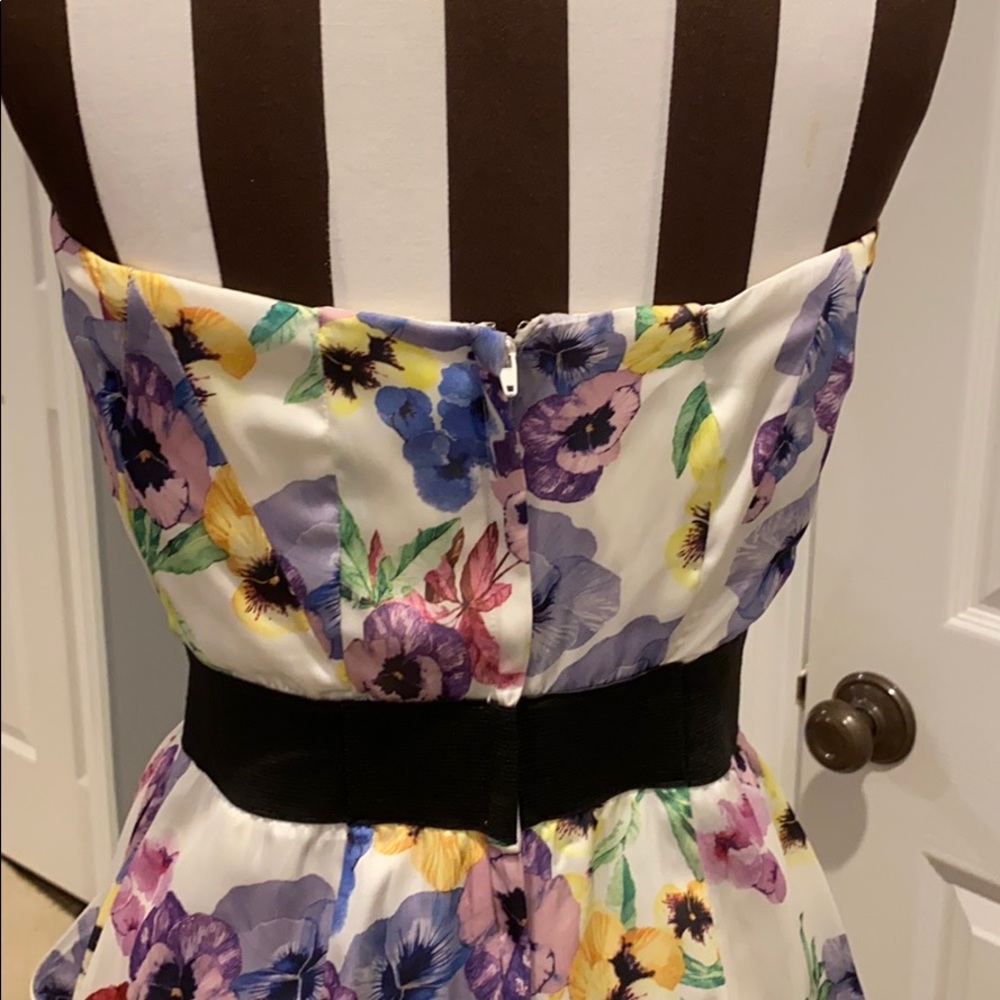 Dress - Picture 4 of 5